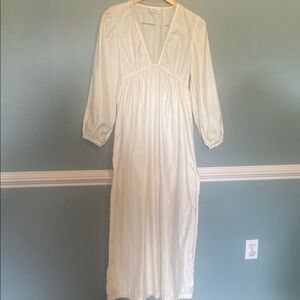 Vintage Julie of Slumbertogs Nightgown Size M Gown Made In USA cream. Romantic